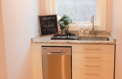 Lyndeborough Apartment | Luxury 2BR Loft in Nature Fiber Wi-Fi, Pond, Hiking, Skiing & Golf