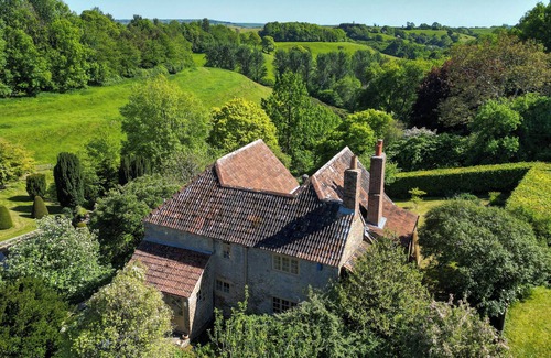 Beaminster House | Luxury 3 Bed Cottage on Rewilding Estate
