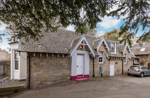 Murrayfield House | Luxury 3 bed house city centre, right next to Murrayfield.