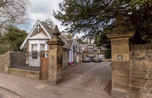 Murrayfield House | Luxury 3 bed house city centre, right next to Murrayfield.