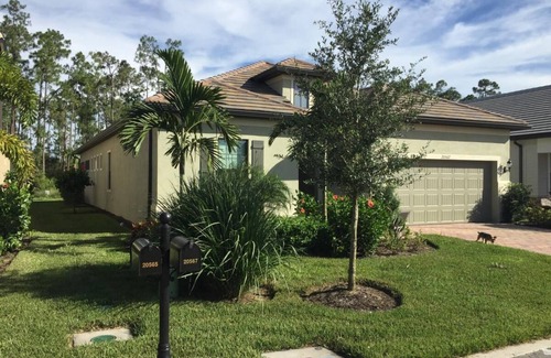 Estero House | Luxury 3-Bedroom, 2,000 sq ft home with Resort Amenities, minutes to golf