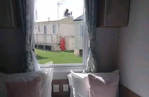 Heacham Cabin | Luxury 3 bedroom caravan and decking Heacham