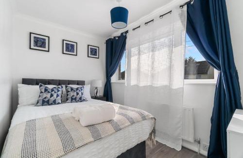 Ashford Apartment | Luxury 3 bedroom house in Ashford with WiFi and Free parking
