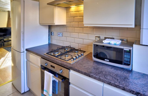Docklands House | Luxury 3-Bedroom House Nr ExCEL London, O2 w/FREE WiFi, Parking. Sleeps 6