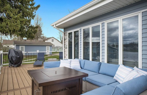 Linden House | Luxury 3 bedroom waterfront home with indoor hot tub, sauna, paddle boat & kayak