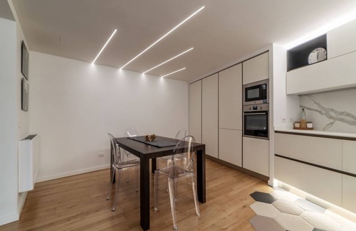 Sallustiano Apartment | Luxury 3 beds/3 baths-few steps from city center!