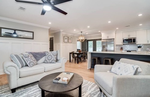 Augusta House | Luxury, 3bd Augusta Home in Quiet Culdesac