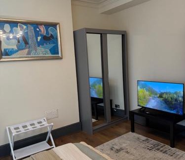Royal Tunbridge Wells Apartment | Luxury 3BR in Tunbridge Wells