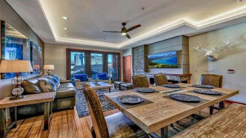 South Lake Tahoe Apartment | Luxury 3Br Residence Steps From Heavenly Village & Gondola Condo