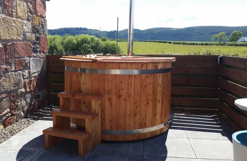 Perth Cottage | Luxury 4*Cottages with Private Use Hot Tub in beautiful Perthshire Valley