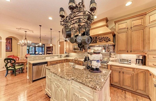 Braden River House | Luxury 4500sf, 3/2.5 house-Indoor fitness room, pool, Bradenton/Lakewood Ranch