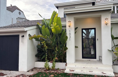 Menlo Oaks House | Luxury 5-BD villa in Menlo Park with office. 2.7 miles to Palo Alto.