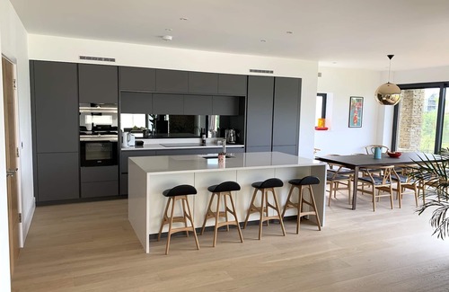 Cirencester House | Luxury 5 Bedroom Lake House with shared pool/spa at Lower Mill Estate