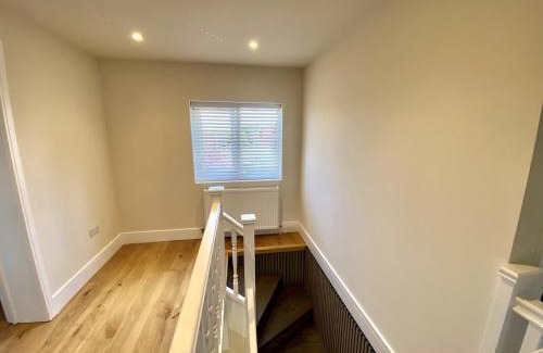 Milton Keynes Apartment | Luxury 5 Bedrooms House in Milton Keynes