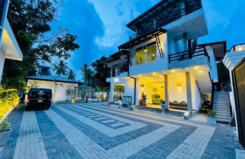Habaraduwa Villa | Luxury 5 cabanas at same land and all privet cabanas and only working to Beach