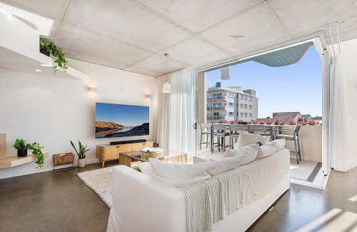 Caloundra Apartment | Luxury 5-floor Unit with Ocean Views near Beach