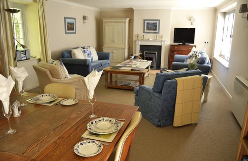 Helston Cottage | Luxury 5-star cottage near the Cornish coast on the Bonython Estate, Lizard Peninsula