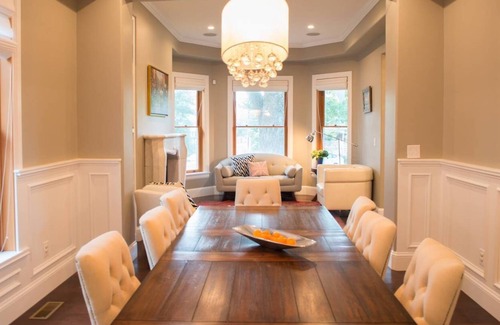 Mapleton Hill House | Luxury 6BR family home in the city center