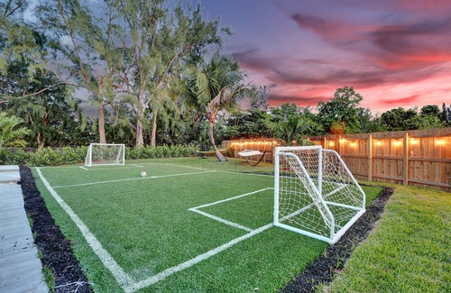 Plantation House | Luxury 7 Br Home w/Pool, Gameroom & Soccer Field