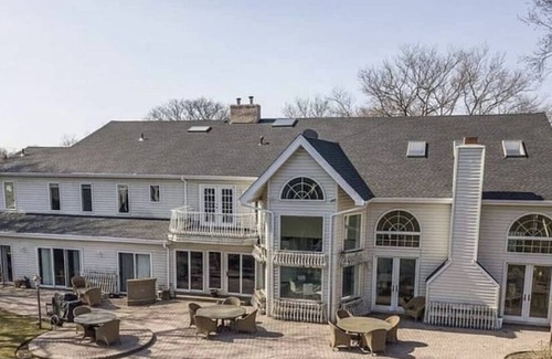 Malverne House | Luxury 7100 Sqft Home close to Manhattan, Renowned Hamptons and Beaches