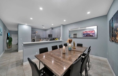 Progresso Village Villa | Luxury 8BR Duplex w/2 Pools Near Las Olas & Beach