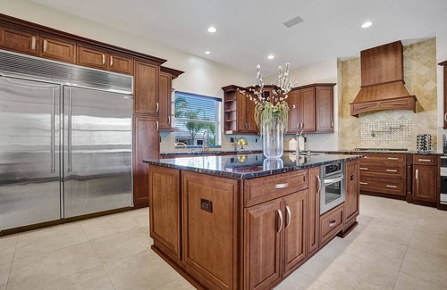 Davie House | Luxury 8BR w/Pool & Mini-golf & Soccer- 16 Guests