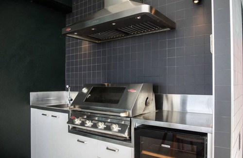 Airlie Beach House | Luxury Airlie Beach Home with Panoramic Ocean Views
