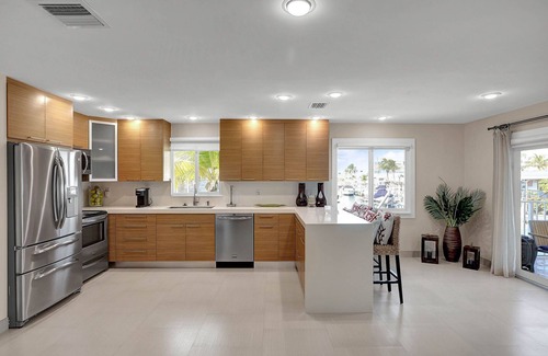 Monroe County House | Luxury and Spacious 5-bedroom house with Pool and Dock with Ocean Access