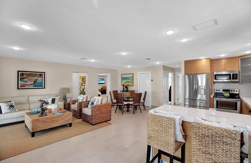 Monroe County House | Luxury and Spacious 5-bedroom house with Pool and Dock with Ocean Access