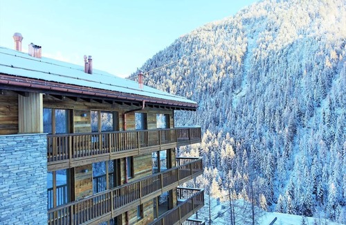 Grimentz Ski Chalet | Luxury Apartment, 3 Bedroom Chalet Rahas A Grimentz - By Mrs Miggins