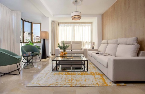 Granada City Center Apartment | Luxury Apartment in City Center. Puerta Real II