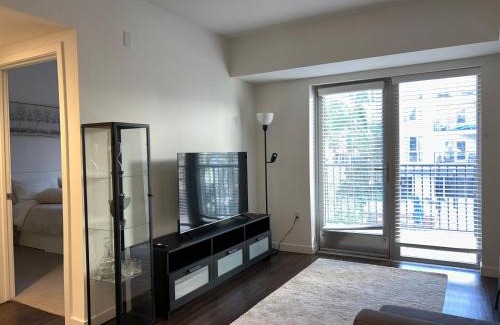 Little Armenia Apartment | LUXURY APARTMENT IN HOLLYWOOD