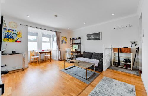 Maidenhead Apartment | Luxury Apartment with parking Central Maidenhead