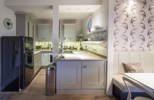 Salcombe Apartment | Luxury Apartment with outdoor pool! (open summer months only)