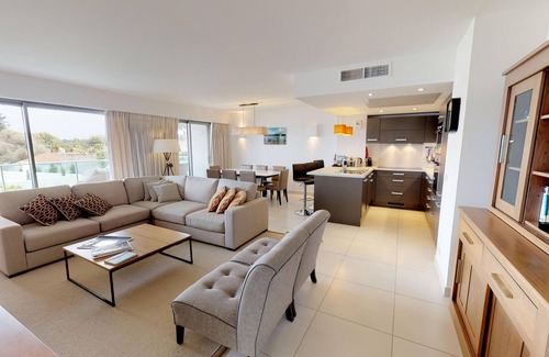 Cap-d'Antibes Apartment | Luxury Apartment with Pool, 8min walk to the beach in the heart of Cap D'Antibes