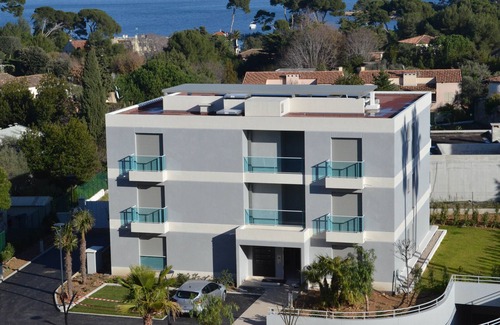 Cap-d'Antibes Apartment | Luxury Apartment with Pool, 8min walk to the beach in the heart of Cap D'Antibes