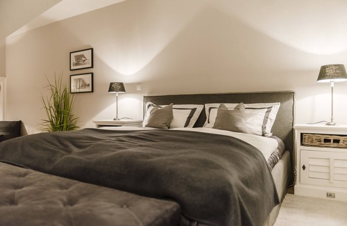 Loddin Resort | Luxury apartments with daily. Cleaning, fireplace, water views, laundry incl.