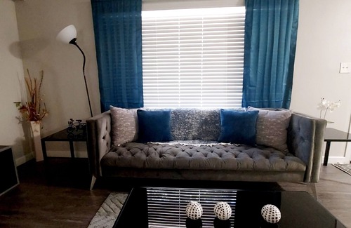 Las Vegas Apartment | Luxury Apt- 1 mile from Strip