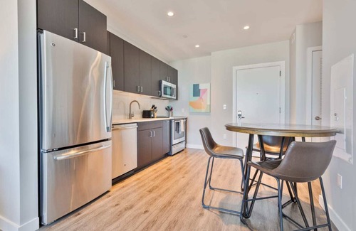 Seaport District Apartment | Luxury Apt with Water Views