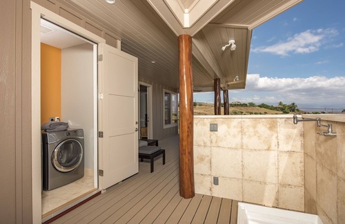 Kohala Estates House | Luxury at Great VALUE ~ OCEAN VIEWS & short drive to white sand beaches