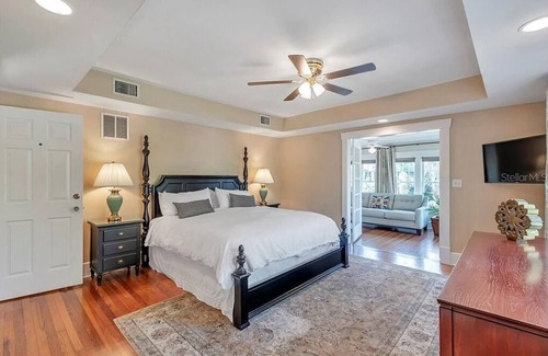 Historic Old Northeast Bed & Breakfast | Luxury Bay Room at ONE Inn, steps to Downtown St. Pete: Ideal for all guests