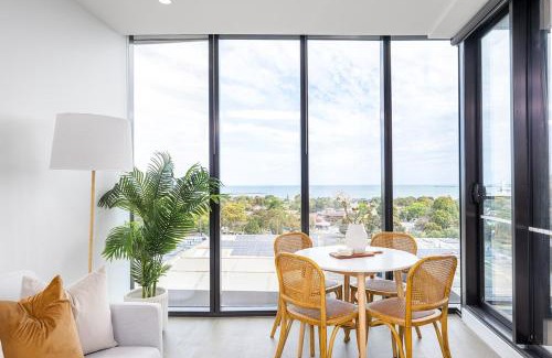 Port Melbourne Apartment | Luxury Bay View Apartment
