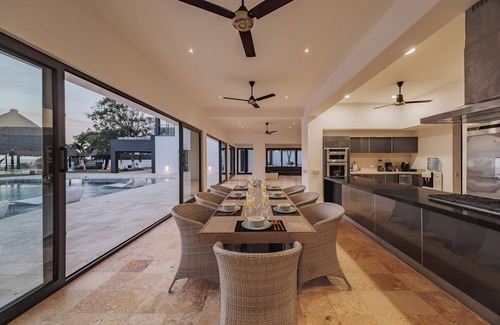 Punta Canoas Villa | Luxury Beach Front Villa w 2 Private Pools+BBQ