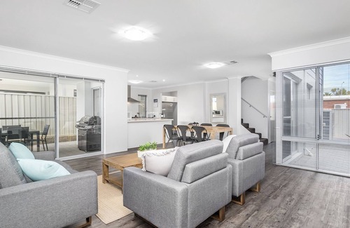 Beresford House | Luxury Beach House across from beach