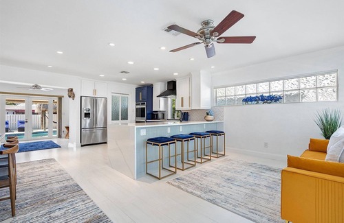 Royal Poinciana House | Luxury Beach House w/Pool, BBQ, 10 minutes to Beach