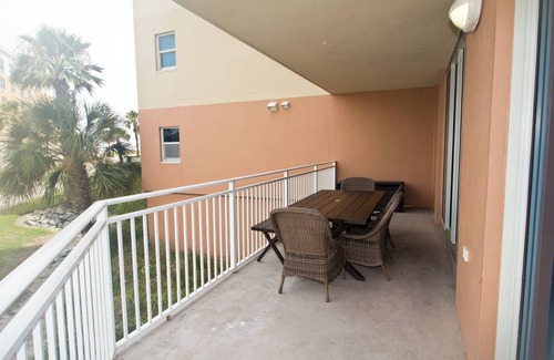 Fort Walton Beach Condo | LUXURY BEACH LEVEL GROUND FLOOR A117 2BR/2.5BA 2 King Master Rooms SLEEP 8