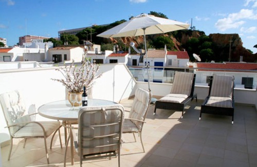 Olhos D'Agua Apartment | Luxury Beach-side Apartment with Swimming Pool and Beautiful Sea Views