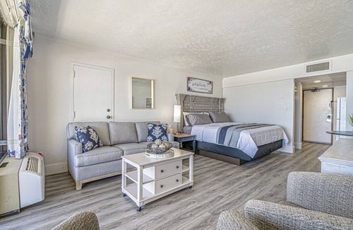 Myrtle Beach Resort | Luxury Beachfront Condo w/resort amenities, newly remodeled, direct ocean views