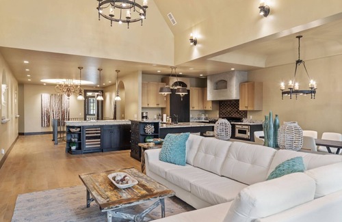 Bigfork Ski Chalet | Luxury Bear Dance Chalet in exclusive gated community! Fireplace! Boat Dock!