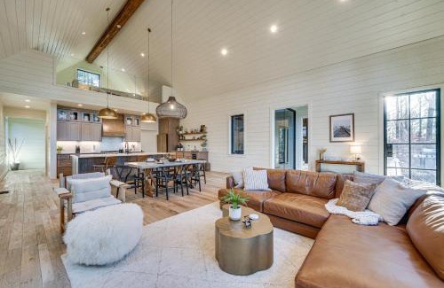 Broken Bow House | Luxury Broken Bow Cabin with Hot Tub on 3 Acres!